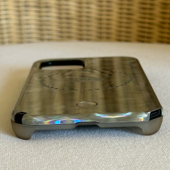 Paris Hilton Lumee Halo Holographic Selfie Cell Case Fits Apple 12 Pro M… - Picture 10 of 15